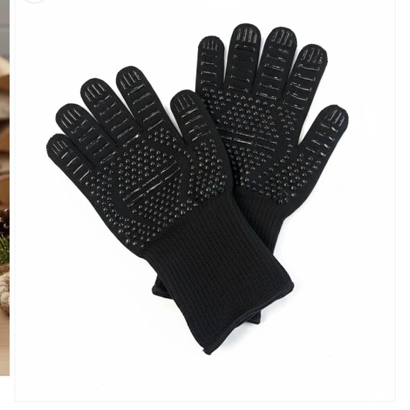 NWT Heat Resistant Gloves - Picture 5 of 7